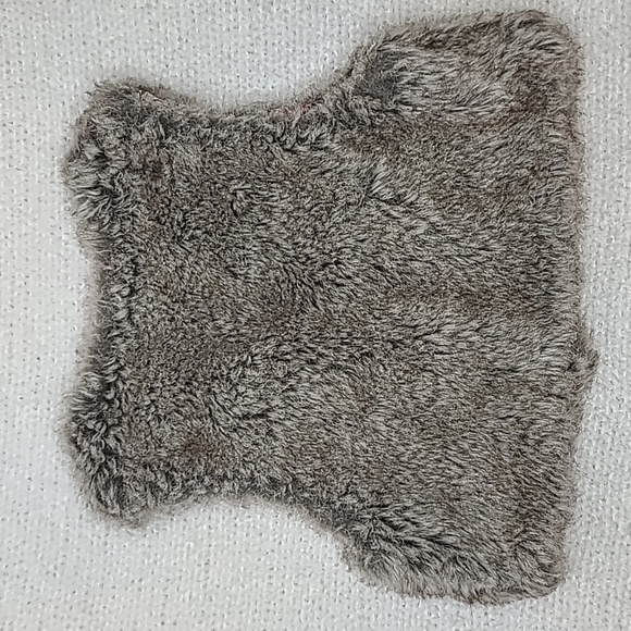 TJ Maxx Reversible Faux Fur Open Front Vest Jacket in Tan/Pink - Picture 14 of 17